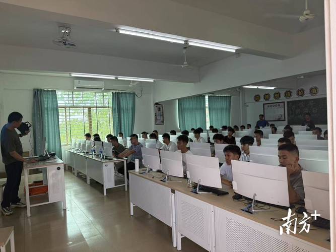 持证上岗!茂名退役军人无人机驾驶员培训开班